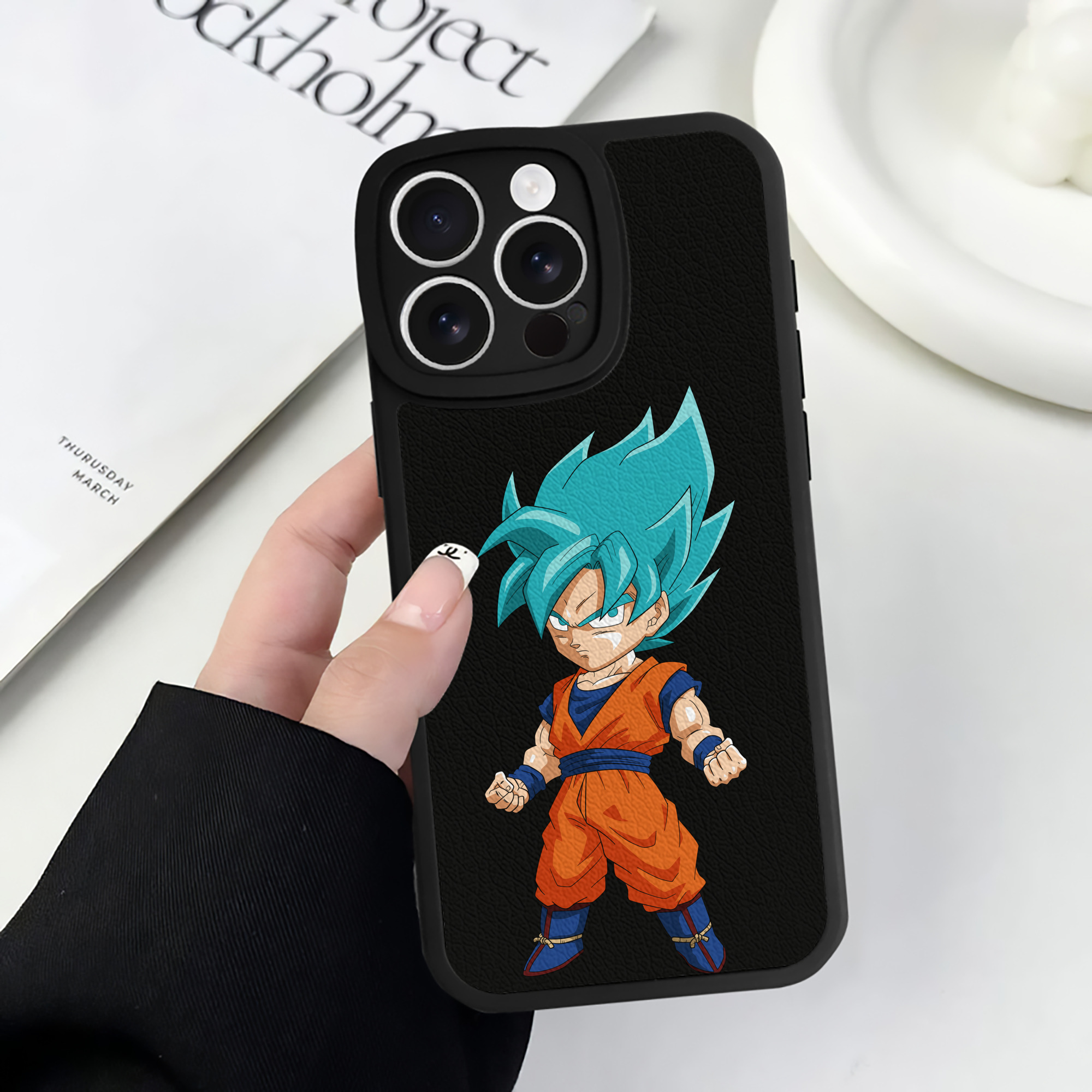 （画像用） ドラゴンボール 孫 悟飯（そんごはん）DRAGON BALL Son Gohan 【iPhone 16シリーズ対応】シリコンスマホケース（レザー調） 材質：シリコン